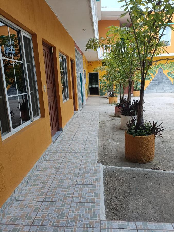 Hotel Y Restaurante Casa Jardines San Benito Exterior photo